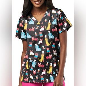 Wonder wink, top hat, dog tails, print‎ V-neck scrub top size XL new with tags